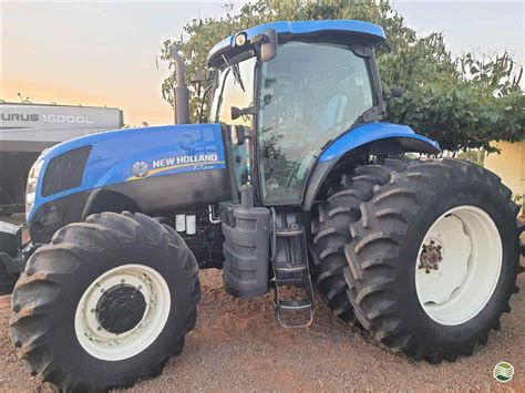 Trator New holland NEW T7 205 usado à venda