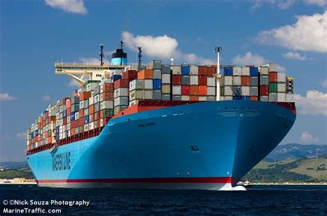 The Biggest Vessel In The World Emma Maersk Barcos Mercantes Barcos Barco Crucero