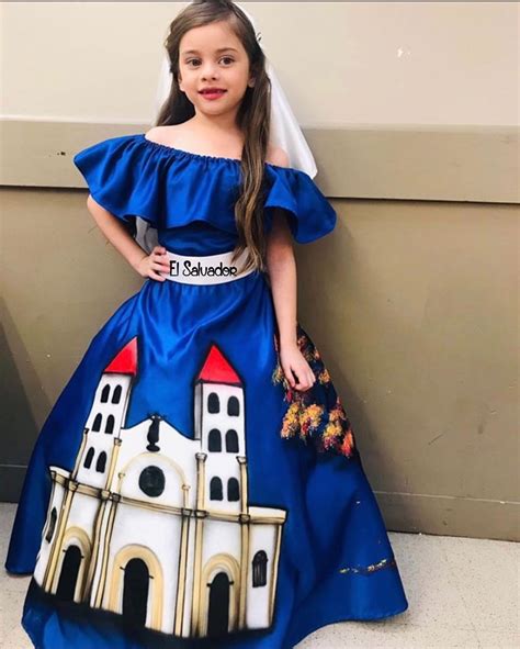 El Salvador 🇸🇻 | Traditional outfits, Fashion, Pageant dresses