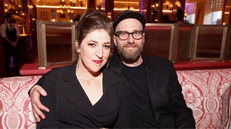 Who is Mayim Bialik Husband? All About Her Dating History! | New Times ...