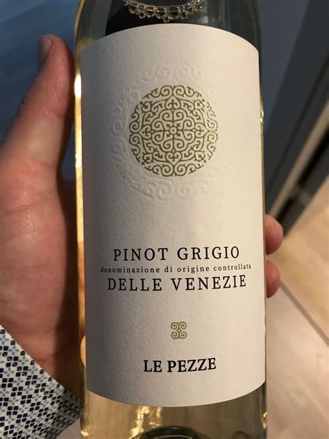 2022 Farina Pinot Grigio Delle Venezie Le Pezze Blush Italy Delle