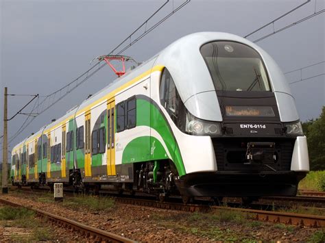 Koleje Mazowieckie I Pesa Podpisały Umowę Na Wykonanie Usługi