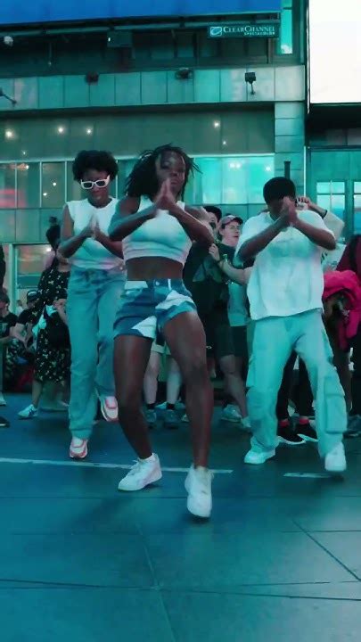 Lisa Quama X Dwp Academy Usa Viral Dance At New York Times Square