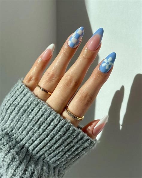 40 Inspiring Floral Nail Design Ideas To Brighten Your Day Blue