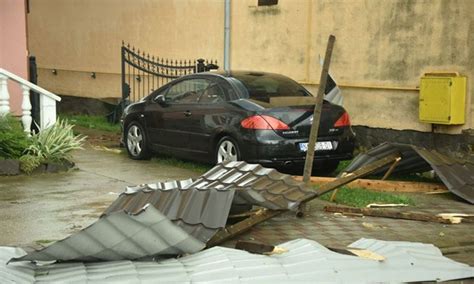 fotovideo snazno orkansko nevrijeme poharalo nasice  slavonski brod