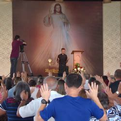 Sede Da Can O Nova Recebe Fi Is Na Festa Da Divina Miseric Rdia