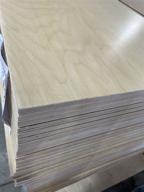 UV Coated Birch On Poplar Plywood Plyman