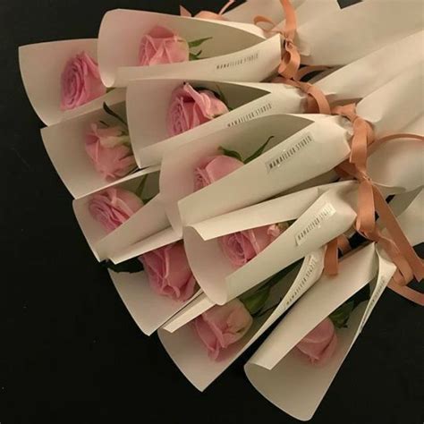 Pin by Emire Hüsna Ak on Etkinlik Flowers bouquet gift How to wrap