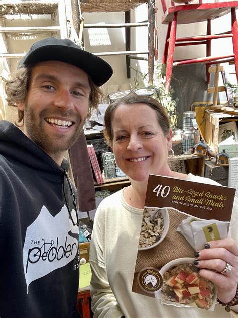 Cycling Cookbook: 40 Bite-Sized Snacks and Meals for Cyclists On-The-Go