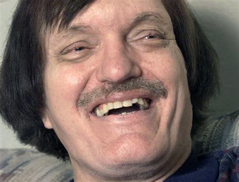 Richard Kiel Dies At 74 Played Jaws In Bond Films The New York Times