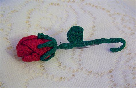 Ravelry Rosebud Jewelry Pin Thread Crochet Pattern By Linmarie Creations