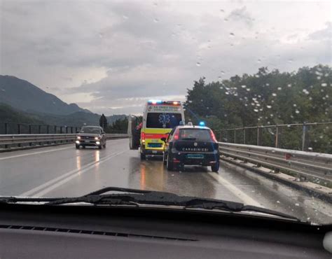 Incidente Sulla Ex Superstrada Del Liri Due Auto Coinvolte Az Informa