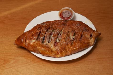 Delicioso Calzone Italiano Imagem De Stock Imagem De Alimento 285943861