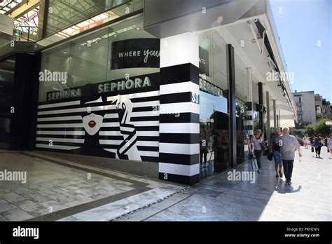 Sephora shop hi-res stock photography and images - Alamy