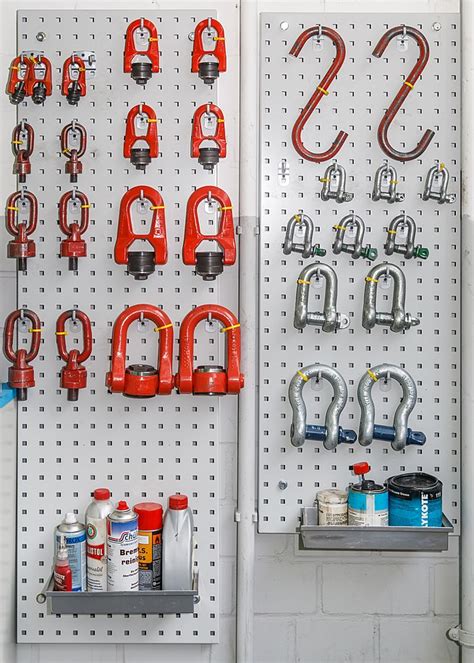 Shackle Vs Clevis Whats The Difference Main Difference