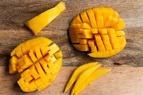 How To Carve A Mango Fruit