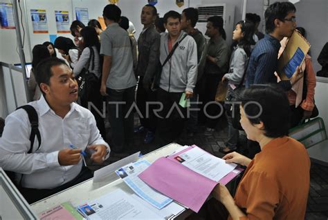 Bursa Kerja Antara Foto