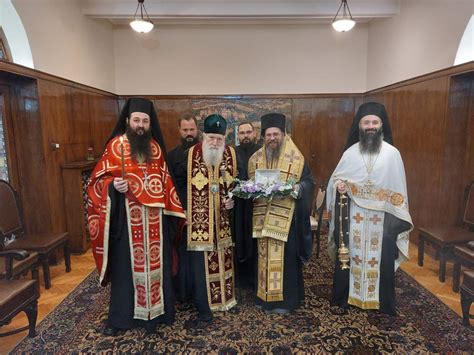 Българският патриарх Неофит благослови началото на празничните ...