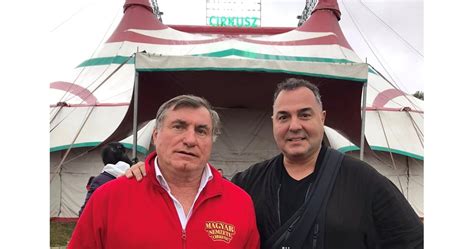 Драго Драганов плаче за изгорелия цирк