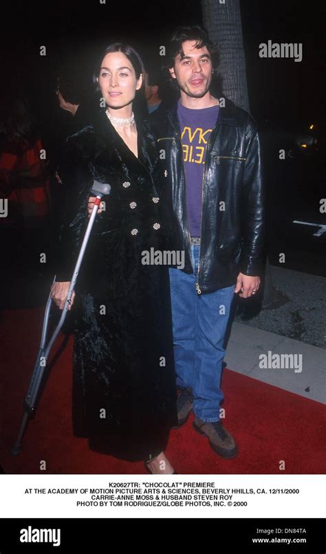 Carrie Anne Moss Husband Steven Roy Hi Res Stock Photography And Images