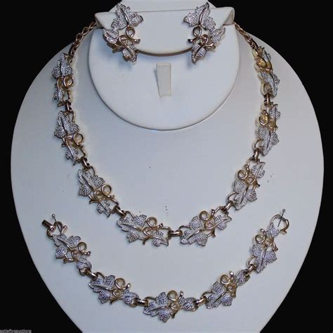 VTG Sarah Coventry 1958 Plain Fancy Leaf Necklace Earrings Bracelet