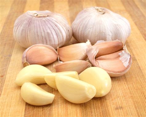 Raw Garlic Benefits List Of Surprising Effects Of Eating Uncooked Garlic