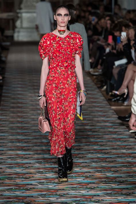 Christian Dior Resort 2017 Fashion Show Vogue Resort 2017 Fashion