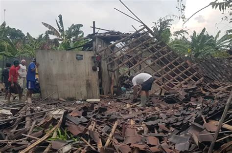 Rumah Di Pengkol Grobogan Roboh Usai Diterjang Hujan Deras Disertai