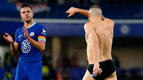 Premier League Mateo Kovacic Sali Del Campo Semidesnudo Tras Partido