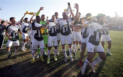 Empresários de atacante recusam primeira proposta do Botafogo por