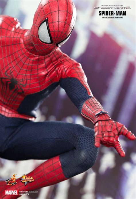 Hot Toys 16 Spider Man Collectible Figure From The Amazing Spider Man 2