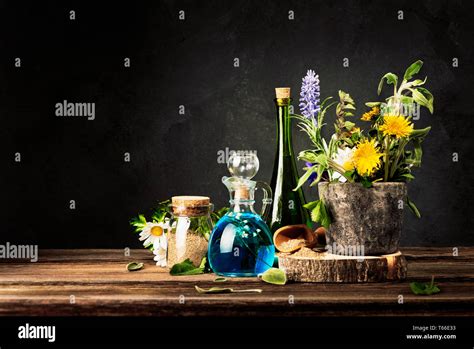 Bottles Of Healing Herbs Fotograf As E Im Genes De Alta Resoluci N Alamy