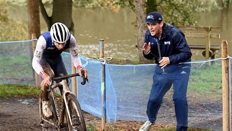 Le Cycliste Originaire De Creuse David Menut Champion De France De