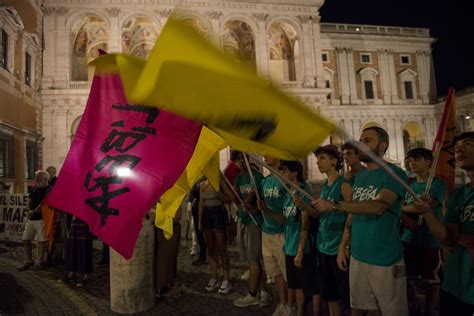 Roma Non Dimentica Fiaccolata A Anni Dagli Attentati Di San