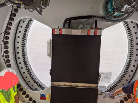 New clean GE wind turbine hub | Scrolller