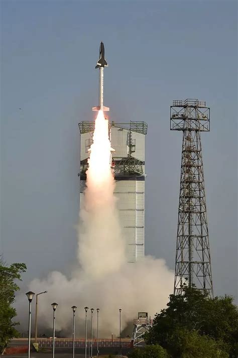 India Launches Mini Shuttle Into Orbit And Joins The Race To Build