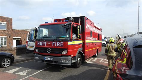 LFB Fire On Fowler Road In Ilford CU8 WX07 NVG Incident Flickr