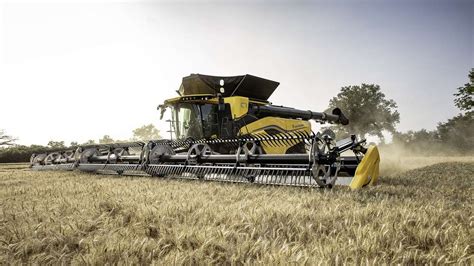 New Holland previews the CR11, the next-generation flagship combine ...