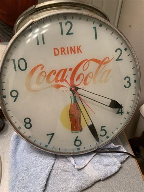 Coca Cola Clock Round Light Up W Bottle Graphic Pam Value Price Guide