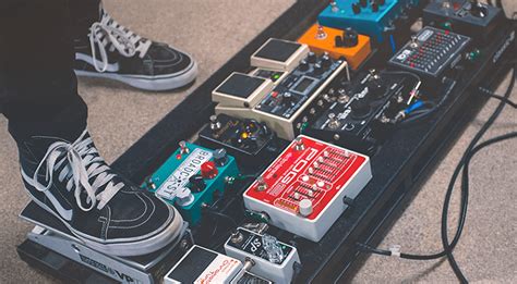 Guitar Effect Processors vs. Pedals: Pros and Cons | X vs Y