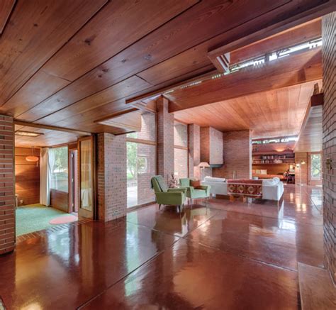 Omg This Official Frank Lloyd Wright House Is An Airbnb Still Bend Wisconsin The Travel Life