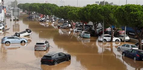 Videos Inundaciones Dejan Por Lo Menos Muertos Y Decenas De