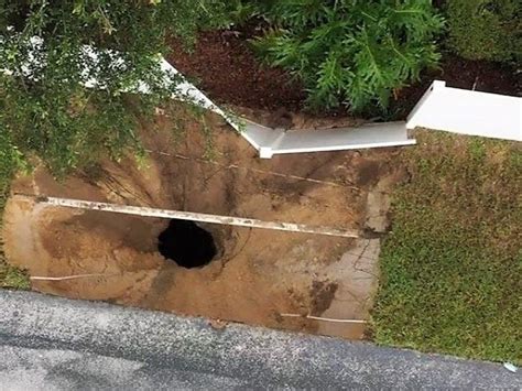 Spring Haven Sinkhole In New Port Richey Reopens New Port Richey Fl