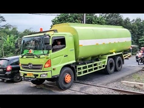 Mobil Truk Truk Tronton Truk Tangki Truk Oleng Truk Tebu Truk Hino