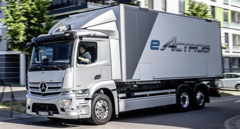 2022 Mercedes EActros Electric Truck Makes Up To 536 HP Gets 248 Miles