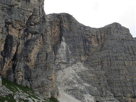 Mondeval Lastoni Di Formin Dolomites Alpinism The Rockfall Between