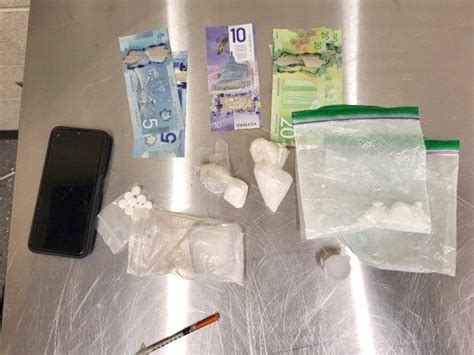 Police Arrest Five Seize Drugs And Cash At Hunter Street Residence In