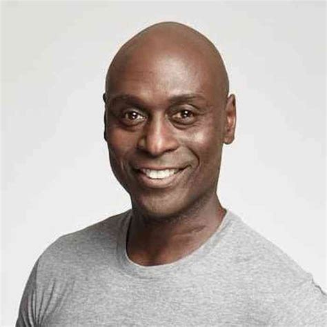 รายการ 99 ภาพ ภาพยนตร์และรายการทีวีที่มี Lance Reddick ครบถ้วน