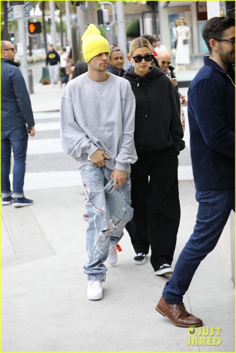 Photo Justin Hailey Bieber Wear Oversized Sweaters For Beverly Hills