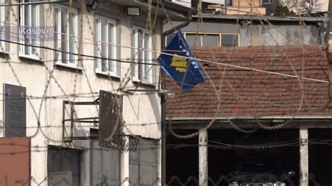 POSTAVLJENA ZASTAVA KOSOVA I NA VATROGASNOJ STANICI U LEPOSAVIĆU Tv Puls